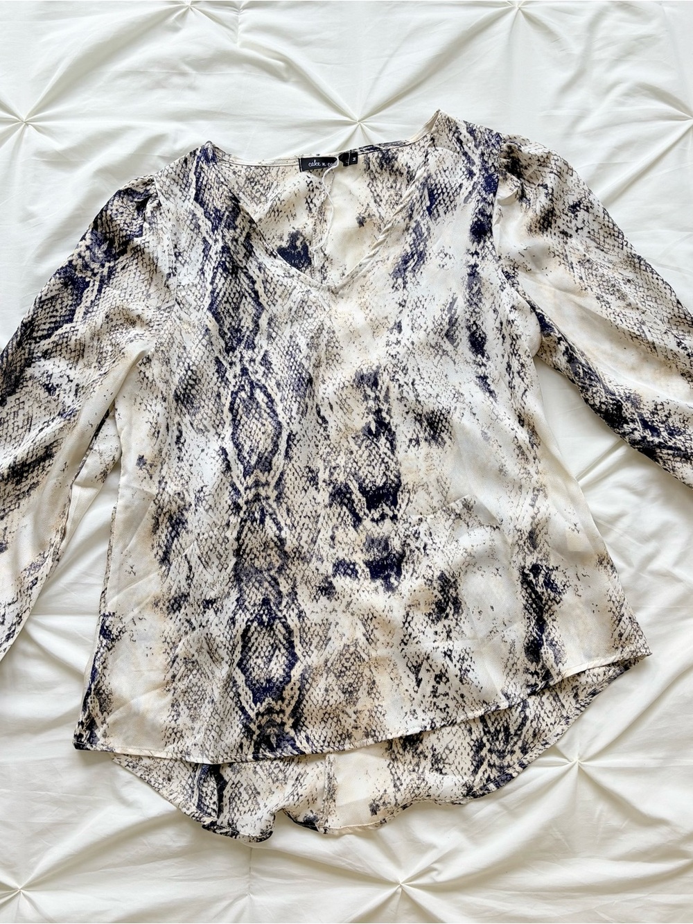 Cream and Bluse Snake-Print V-Neck Blouse